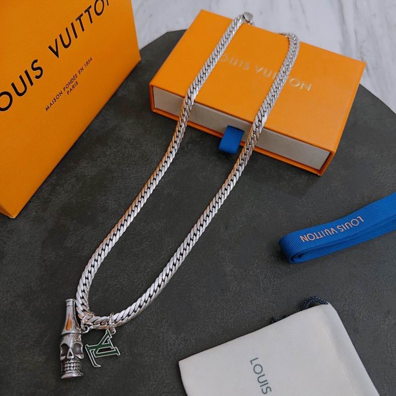 LV Necklace 02lyr36